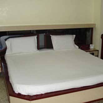 Hotel Amir Central Avenue, Nagpur 3